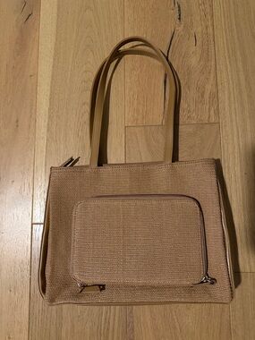 Liz Claiborne Tan Woven purse with Front Zip Pocket